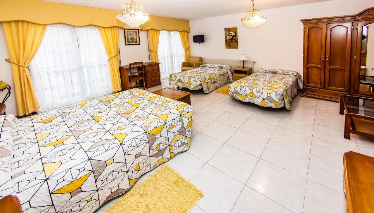 מלידה Hotel Restaurante Xaneiro מראה חיצוני תמונה
