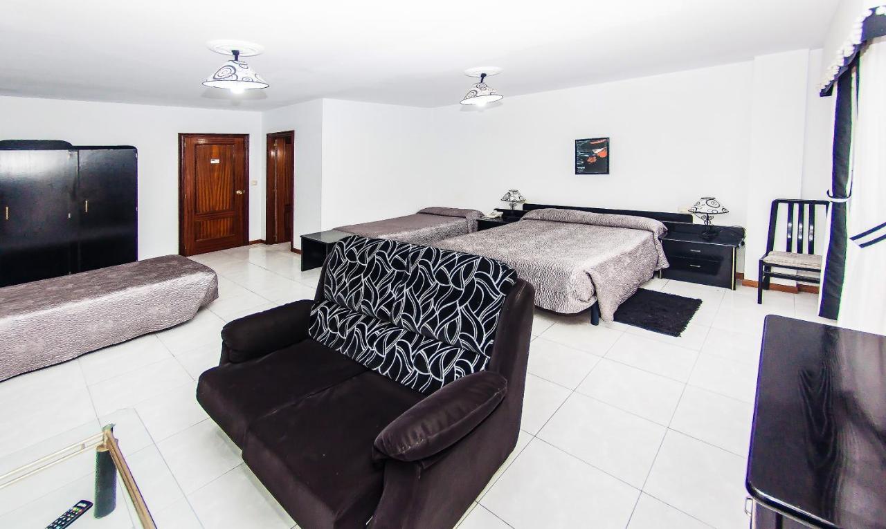 מלידה Hotel Restaurante Xaneiro מראה חיצוני תמונה