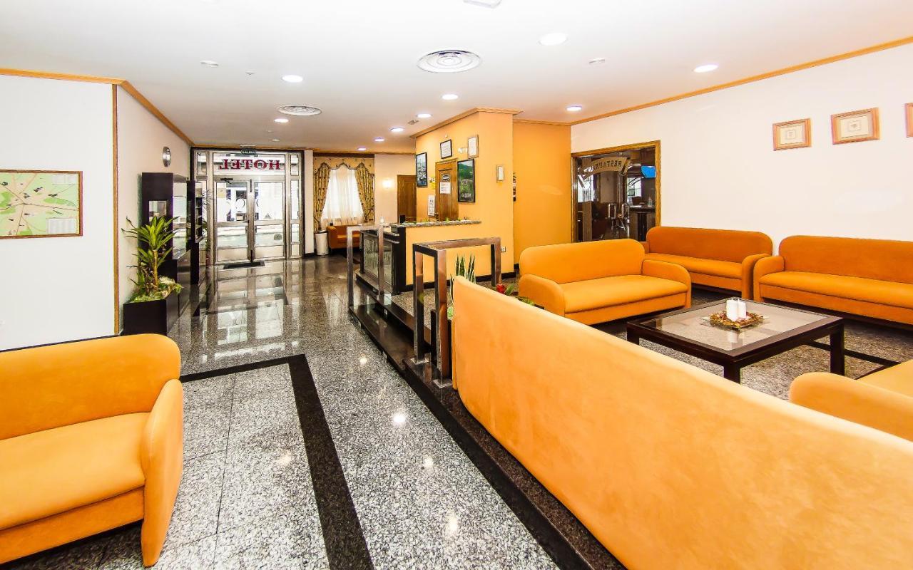מלידה Hotel Restaurante Xaneiro מראה חיצוני תמונה
